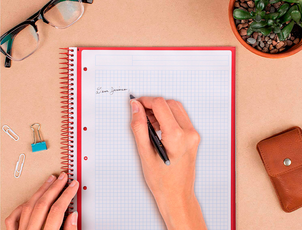 CAHIER SPIRALE ANTARTIK A4 160P 90G COUVERTURE REMBORDEE 5X5MM 4 TROUS 1 BANDE COLORIS BLEU CLAIR