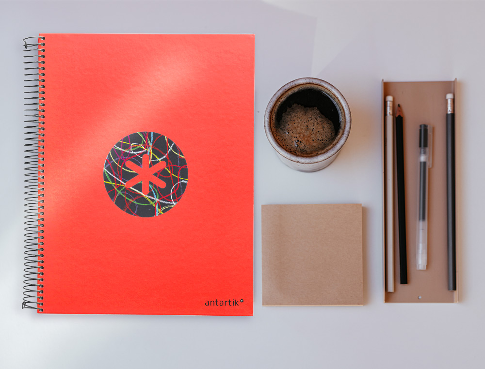 CAHIER SPIRALE ANTARTIK A4 120F 100G REMBORDE 5X5MM MICRO-PERF 5 BANDES 4 TROUS TRENDING 2020 ROUGE